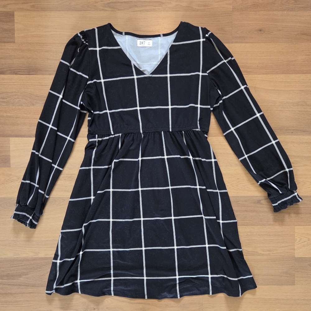 EUC Maurices 24/7 Black and Cream Checkered Dress